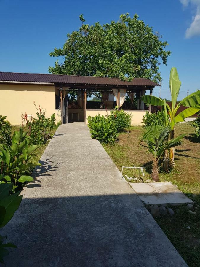 Solnechny Bereg Guest House Gudauta Exteriér fotografie